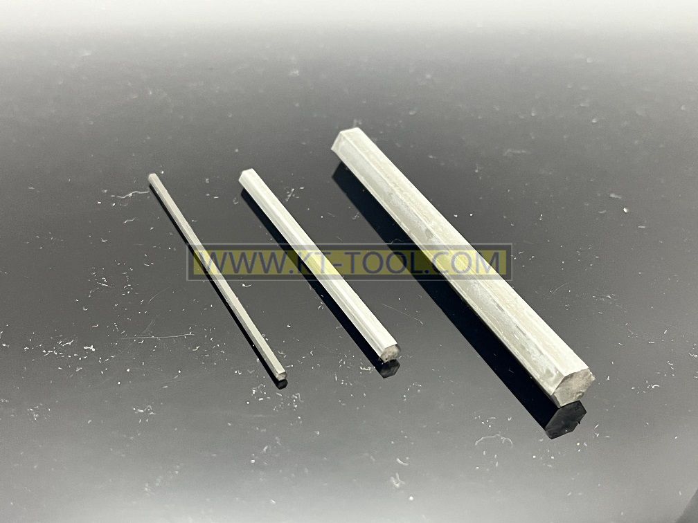 六角棒材(六角線直條) KT-TOOL,康鈦,六角鐵線,六角鋼棒,六角鐵棒,六角軸心,六角合金鋼線,六角板手工廠,板手製造,板手代工,六角板手,方棒,四角棒,不鏽鋼圓棒,圓柱,圓鐵心 棒材(棒條)規格
線徑 : 
六角棒: 1.27mm~ 29mm
四角棒: 4mm ~ 25mm
圓棒: 1.6mm ~ 36mm
長度 : 15mm ~ 4000mm
